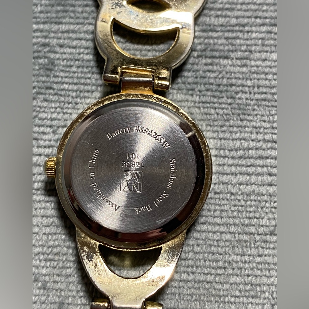 New York and Company watch gold and gemstone 7.5”, new battery EUC￼ - Picture 12 of 12